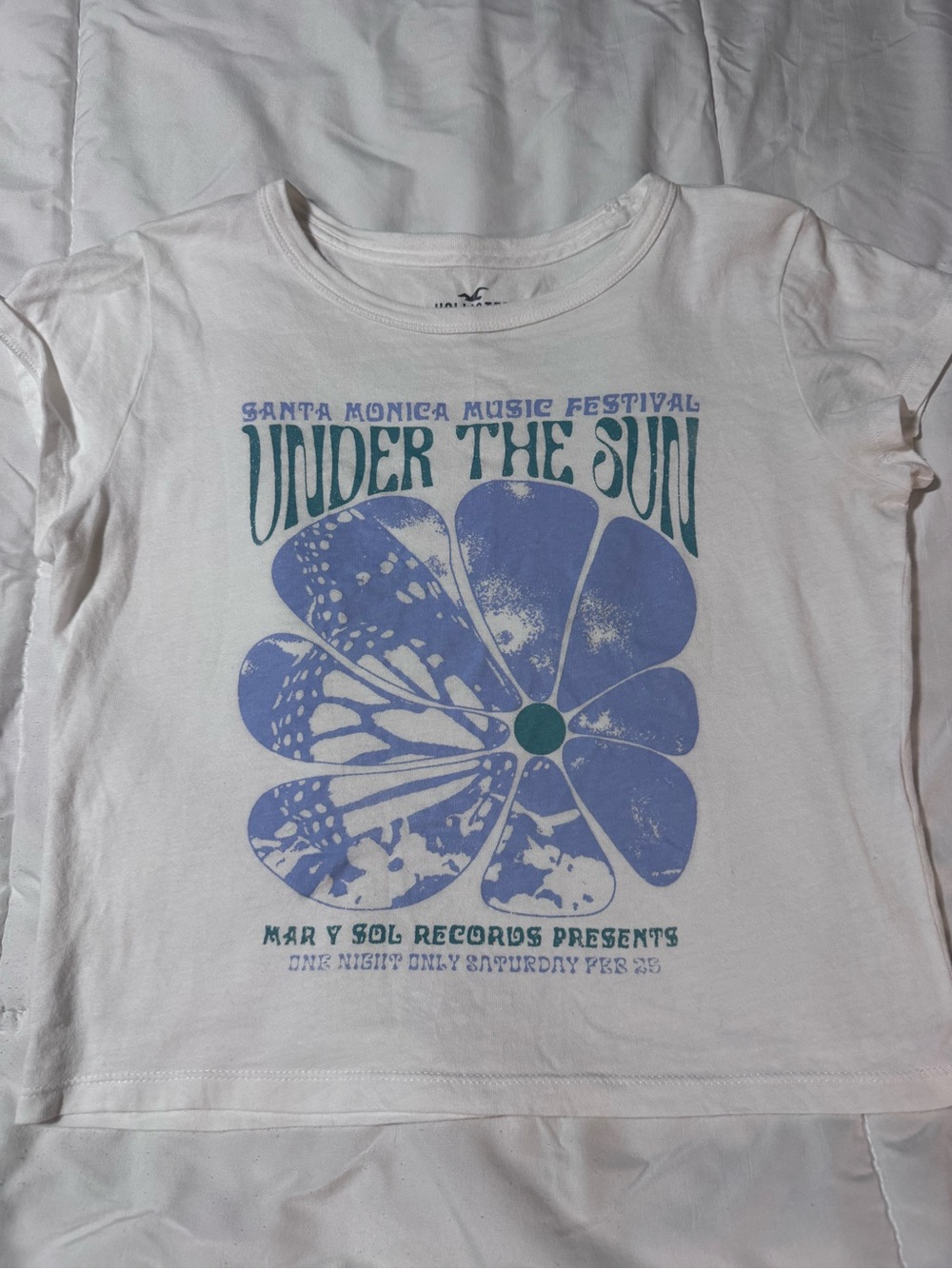 Hollister White Short-Sleeve Tee with Blue Floral Graphic XS